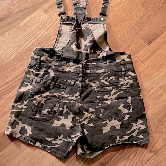 🔖 CLEARANCE🔖 GREEN CAMOUFLAGE DISTRESSED RIPPED DESTROYED JEAN OVERALL SHORTS 1X - Picture 6 of 13